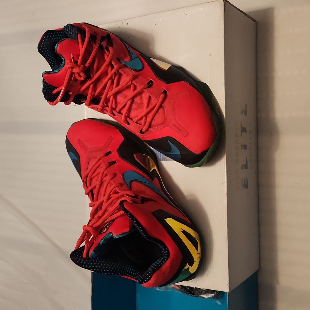 LeBron XI Elite Size 9.5